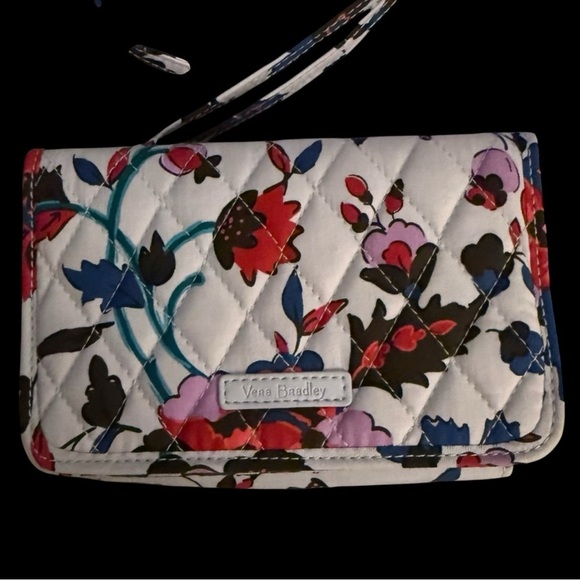 Vera Bradley Handbags - Vera Bradley 3 In 1 Crossbody Vineyard Floral NWT